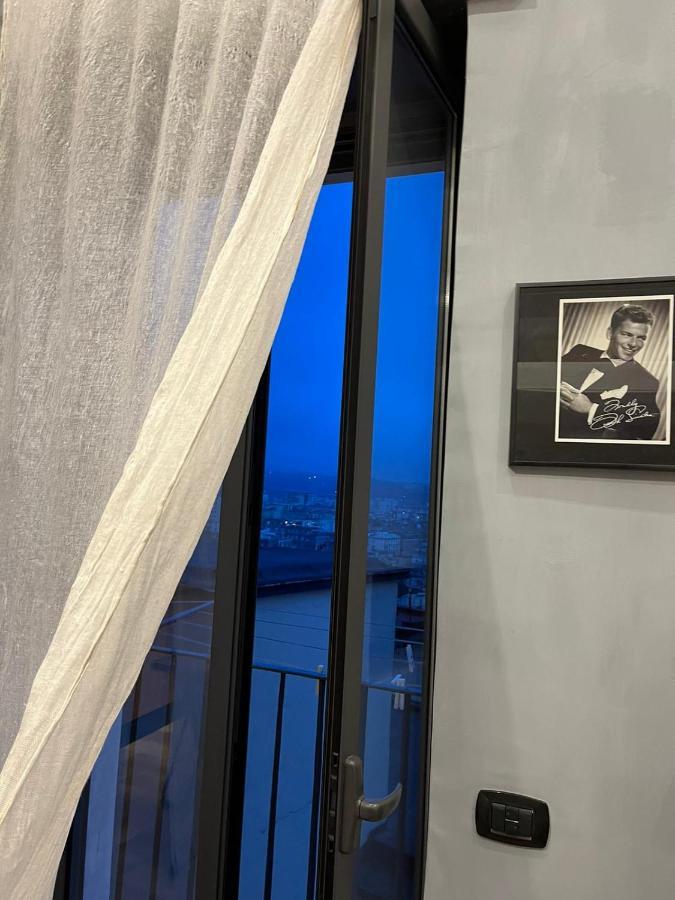 Dreaming Castel Sant'Elmo Apartment Naples Exterior photo
